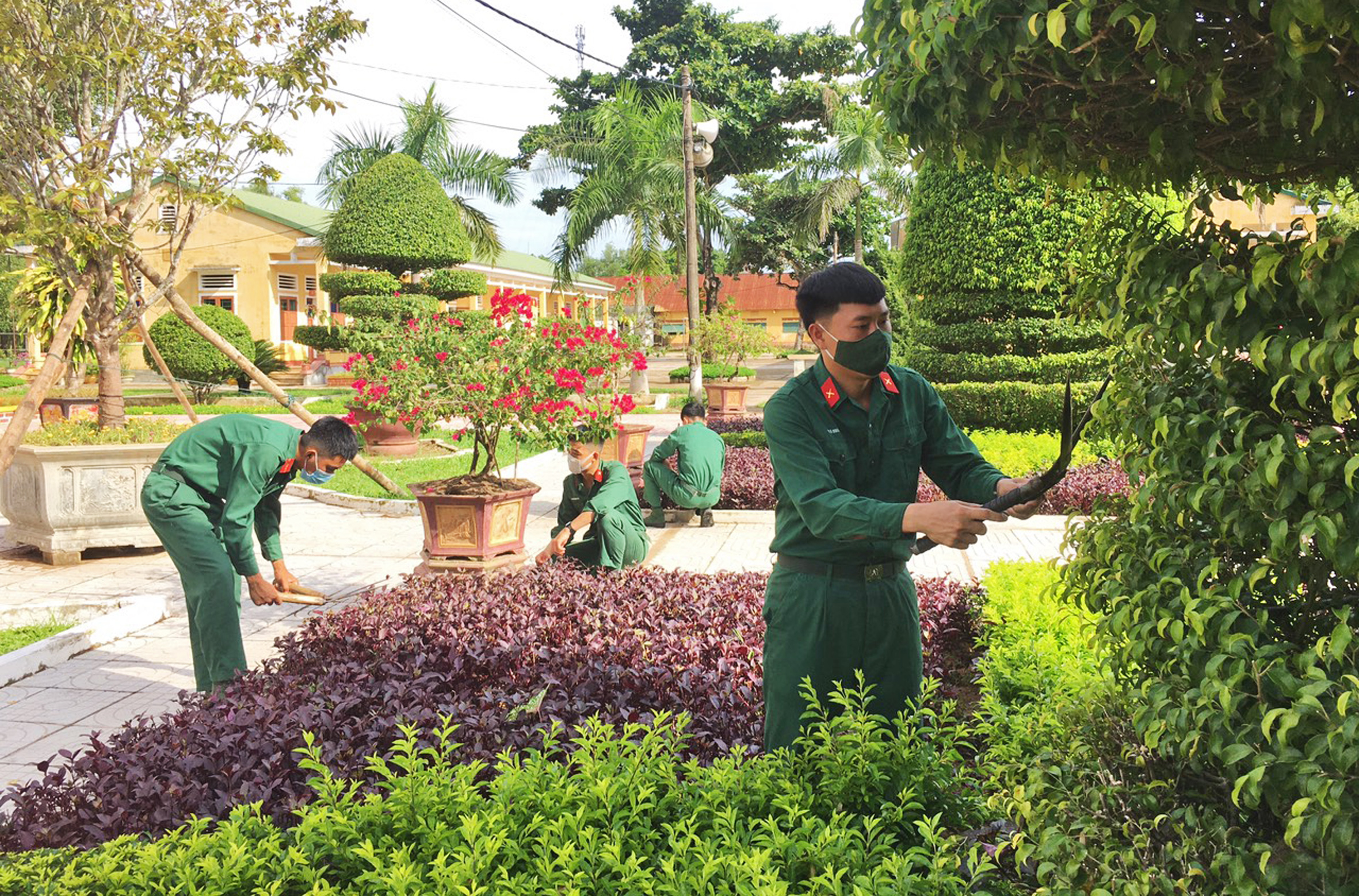 Chiến sĩ gương mẫu - người con hiếu thảo